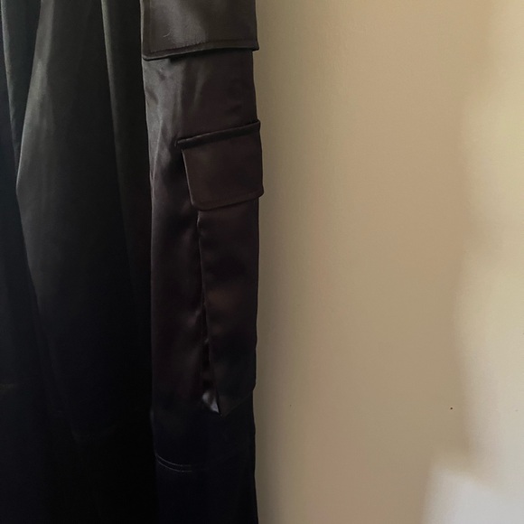 House of Harlow Satin set wide leg cargo pants and crop top Bustier Sz Small NWT - Picture 14 of 16
